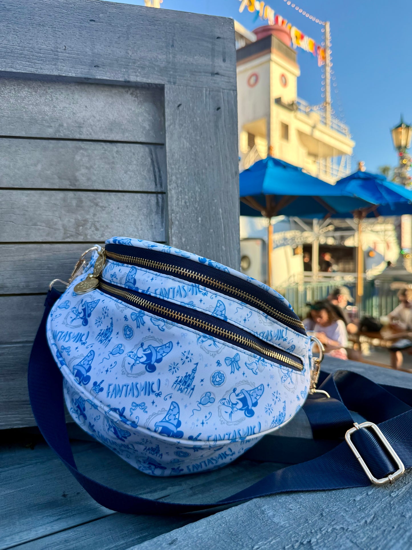 Fantas-mic Crossbody