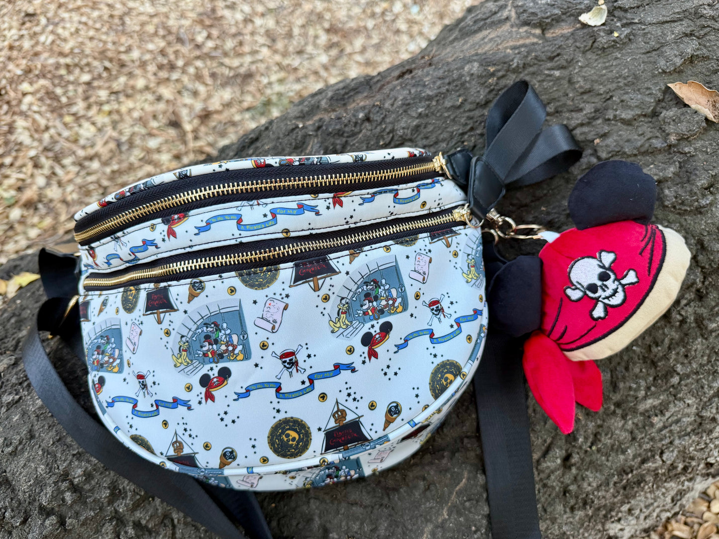 Pirates Adventure XL Crossbody